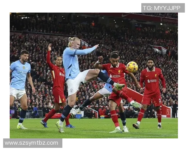 曼城与利物浦激战正酣图文直播全程回顾与精彩瞬间分析